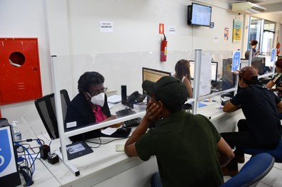 Eleitor sendo atendido em Araguaína.