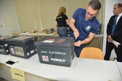 Cerimônia Pública de Carga e Lacração da Urna Eletrônica em Palmas