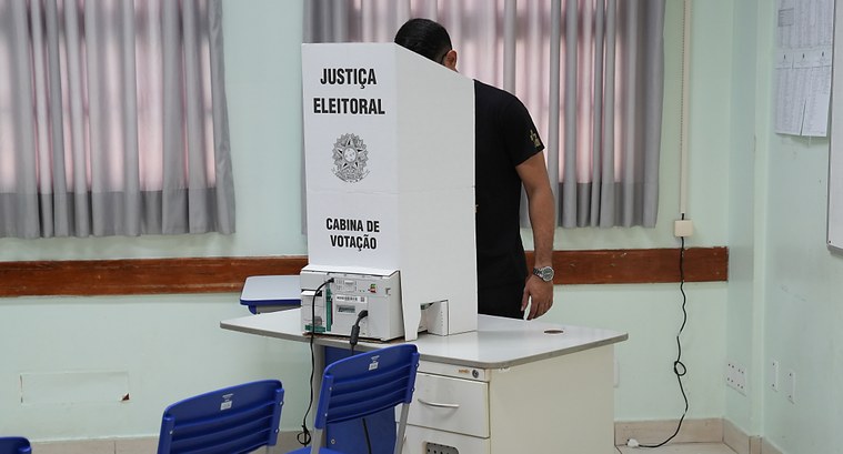 Com índice de abstenção abaixo da média nacional, mais de 978 mil eleitores foram às urnas no To...