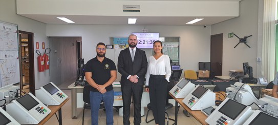 Cerimônia na 27ª Zona Eleitoral de Wanderlândia