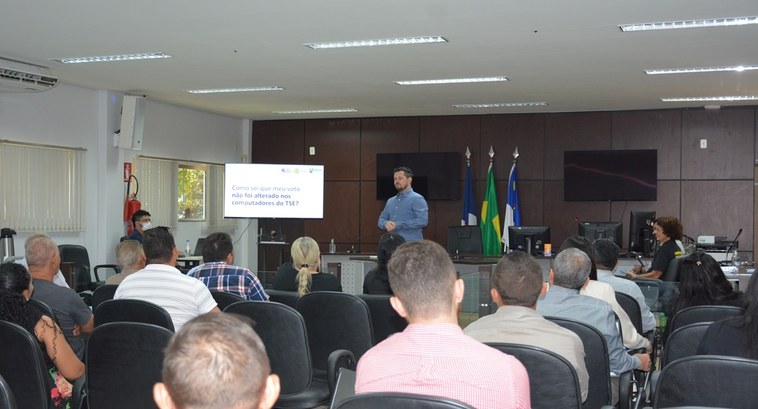 Titular da 32ª ZE abriu o Transparência em Foco, que esclarece dúvidas sobre novas regras de reg...