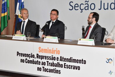 Juiz Alexsander Ogawa representa TRE-TO em seminário que discute o combate ao trabalho análogo à...