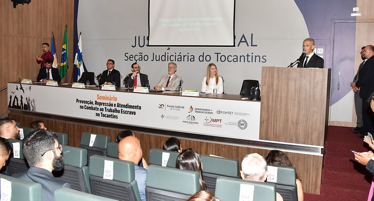 Juiz Alexsander Ogawa representa TRE-TO em seminário que discute o combate ao trabalho análogo à...