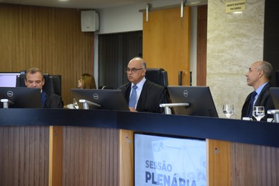 Cerimônia aconteceu após a sessão do Pleno