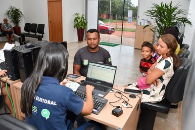 O estudante de direito Fabrício Passos de Souza, 19 anos, procurou atendimento para tirar seu pr...