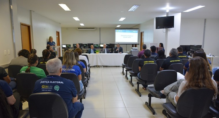 TRE-TO realiza preparação final das urnas eletrônicas para as eleições municipais deste ano