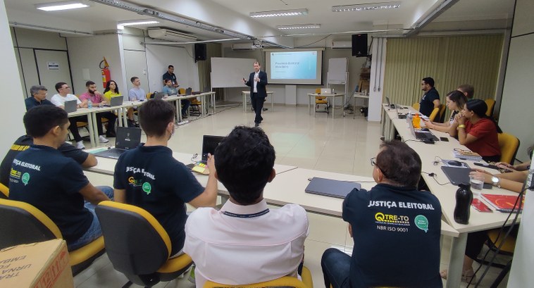 servidores dos cartórios eleitorais e equipe de apoio da secretaria passam por capacitação